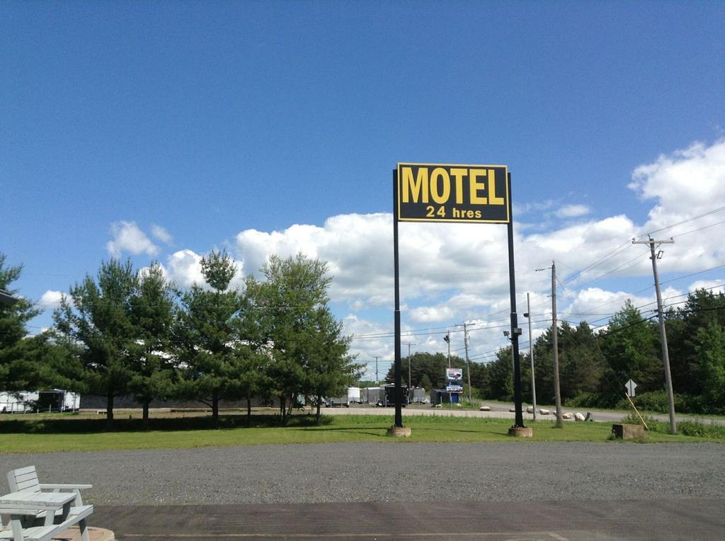Motel Rayalco Laurier Station Esterno foto